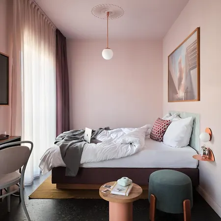 Lyf East Frankfurt Hotel 4*