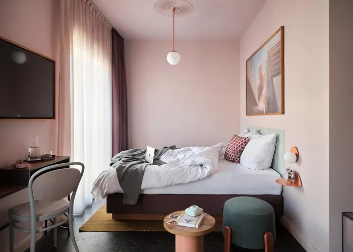 Lyf East Frankfurt Hotel 4*